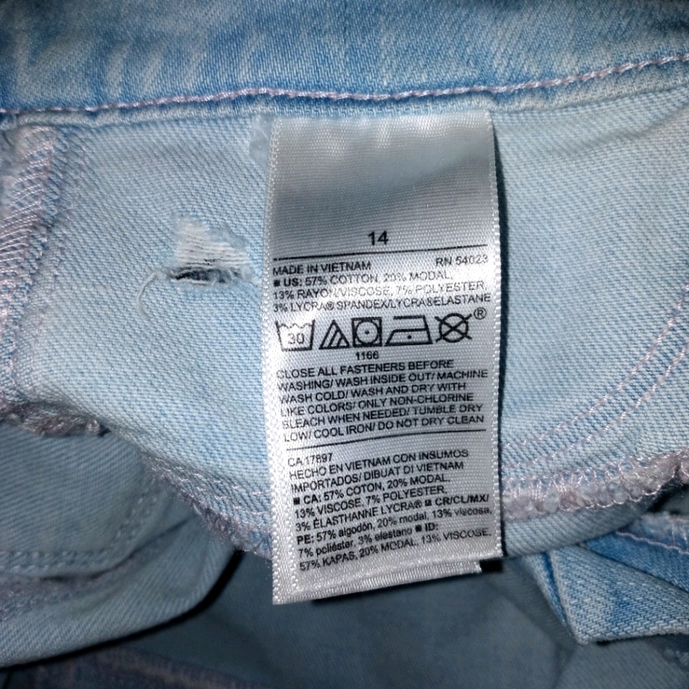 OLD NAVY GIRL SIZE 14 DESTROYED DENIM SHORTS - Picture 6 of 6